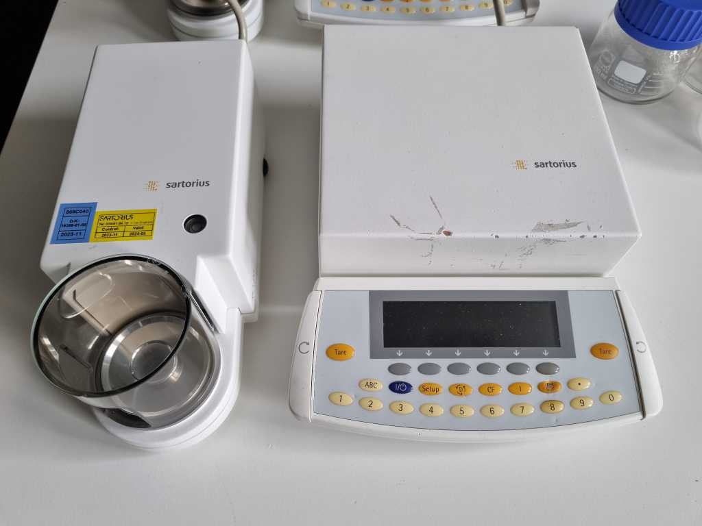 Sartorius Scale - Micro balance