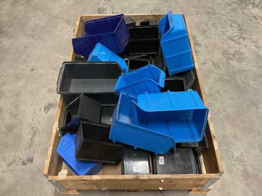 Lotto di contenitori di stoccaggio