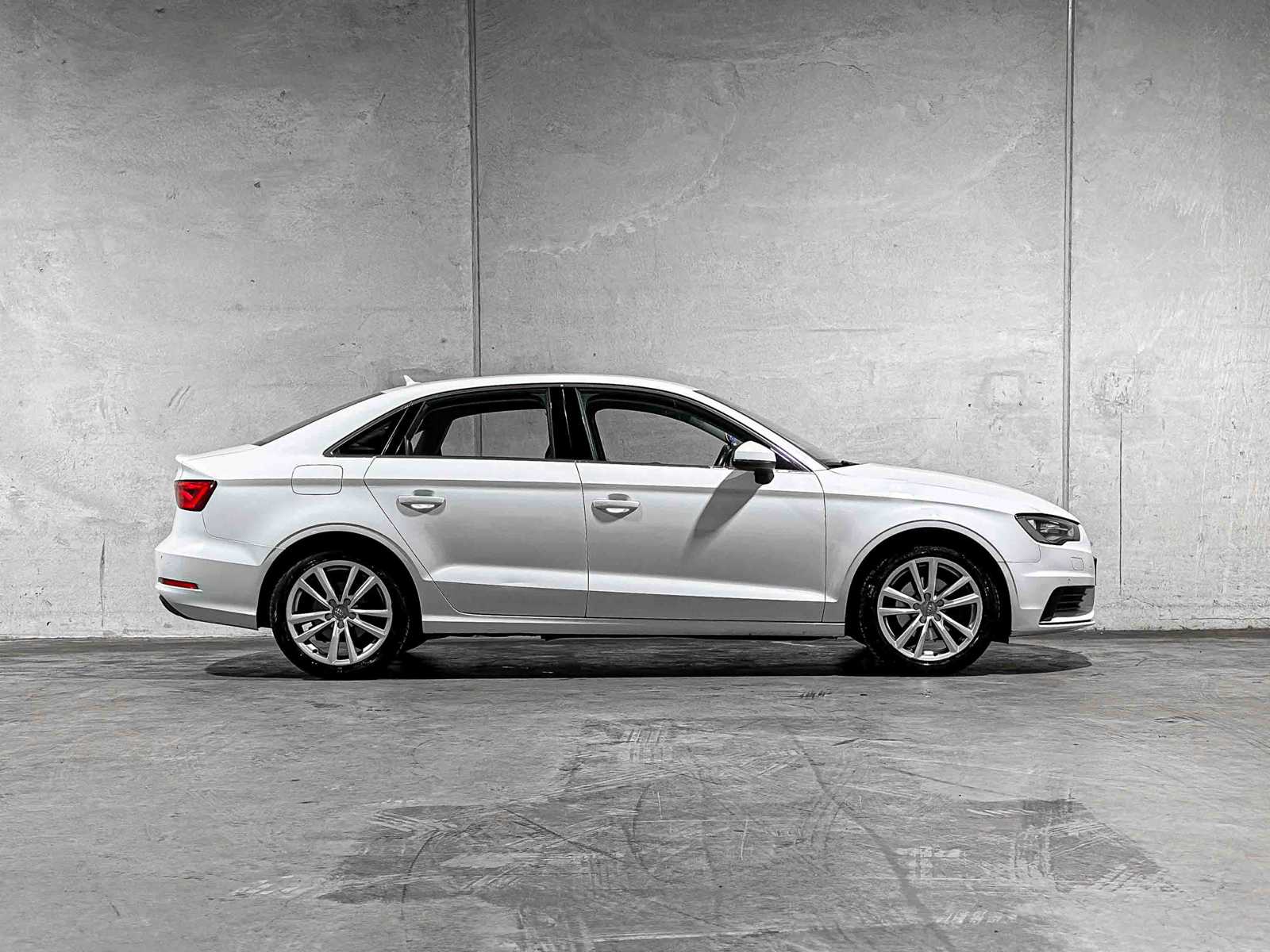 Audi A3 Sedan 1.4 TFSI CoD Ambiente Pro Line Plus 150hp 2015, 5-ZFD-12