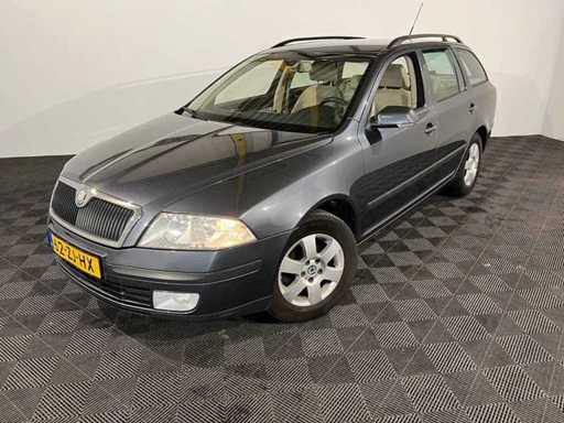 Skoda  Octavia Combi  1.6 FSI Elegance, 62-ZJ-HX