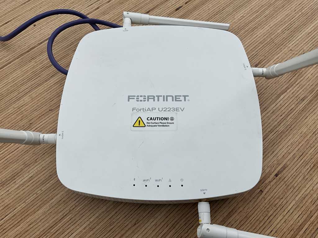 15x Point d’accès sans fil FORTINET FortiAP U223EV