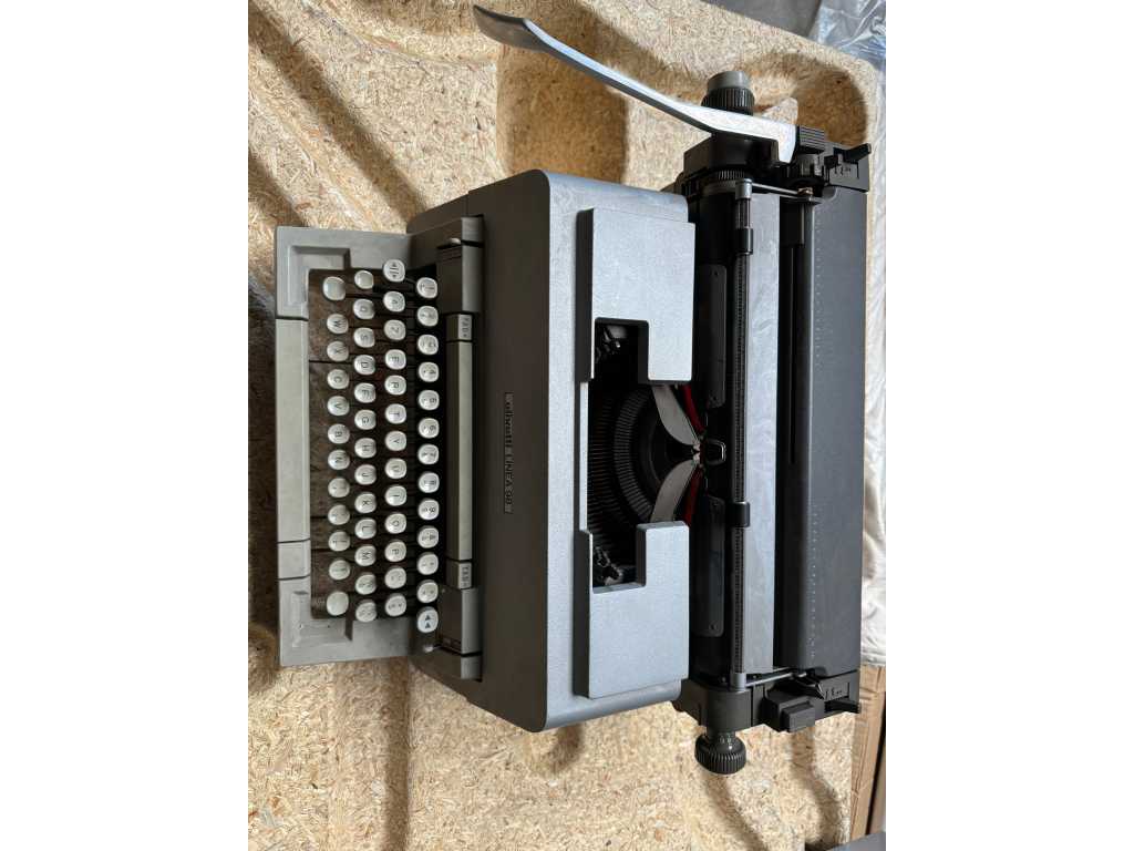 Typewriter Olivetti