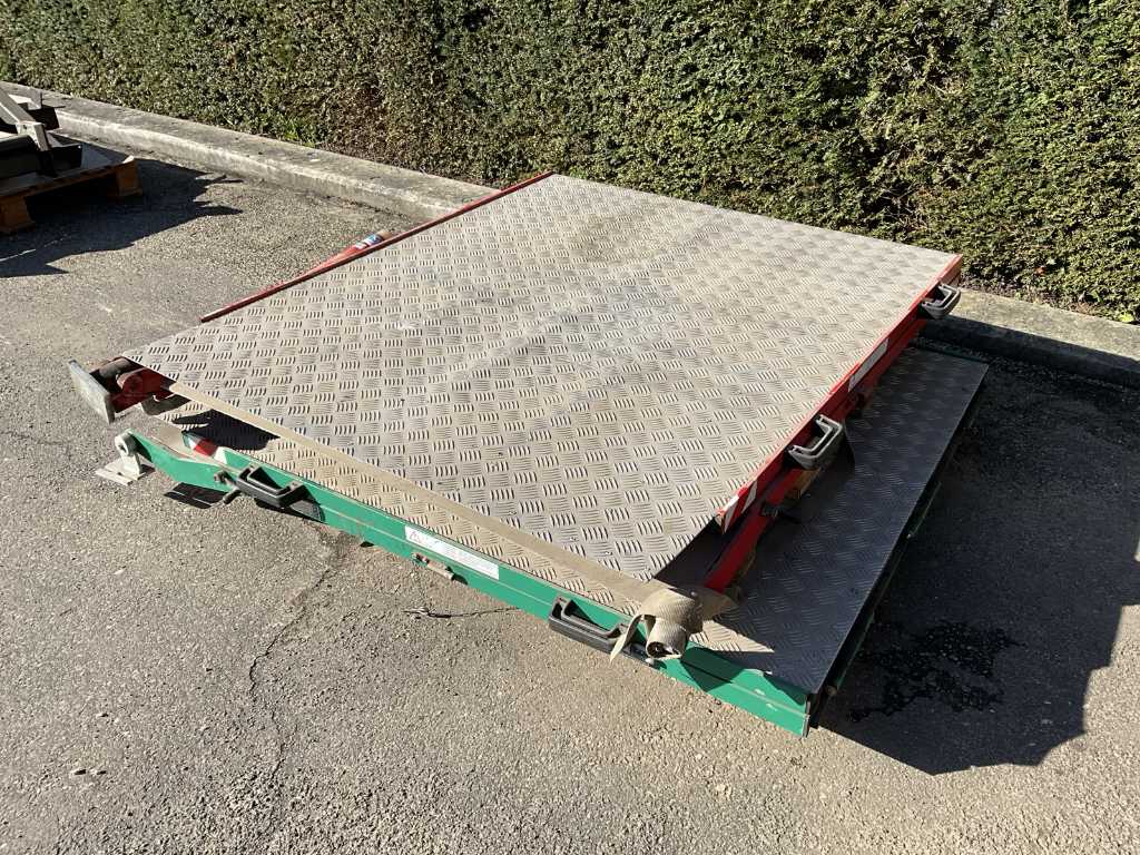 WM System ME125 / PC125 Commercial Vehicle Tail Lift