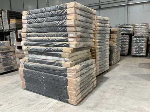 Beaucoup de têtes de lit variées