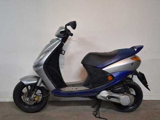 Peugeot Vivacity 25 km moped 2 timpi