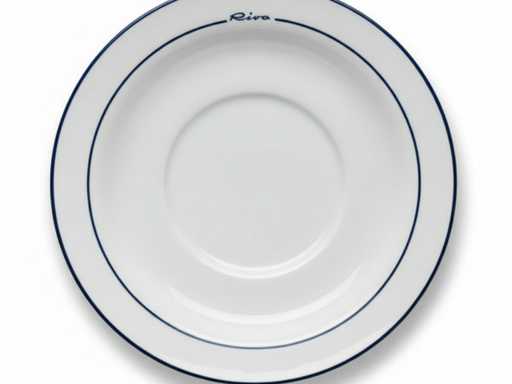 Ensemble Riva Richard Genori de 6 assiettes en céramique blanche avec rebord bleu - vaisselle maritime durable pour bateaux et yachts