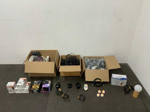 Un lot de diverse electronice