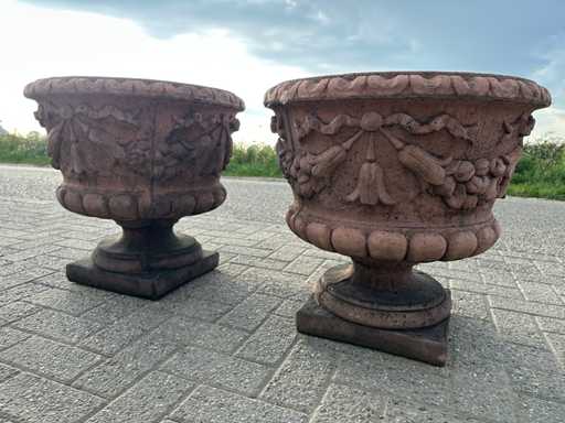 Vaz? de flori solide