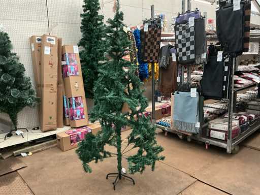 Weihnachtsbaum aus Kunststoff.