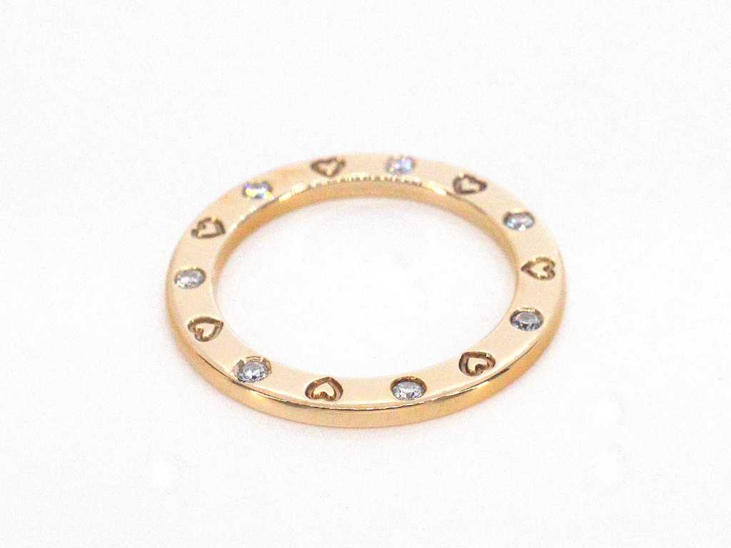 Gold ring with brilliant-cut diamonds
