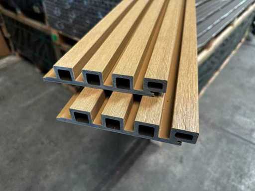 60x kompozyt okładzowy z dębu rombowego wraz z uchwytami montażowymi - 290 cm długości