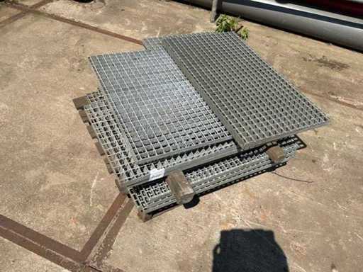 Steel slatted floor (9x)