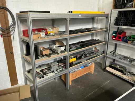 Aluminiowa jednostka regałów z komponentami bezpieczeństwa