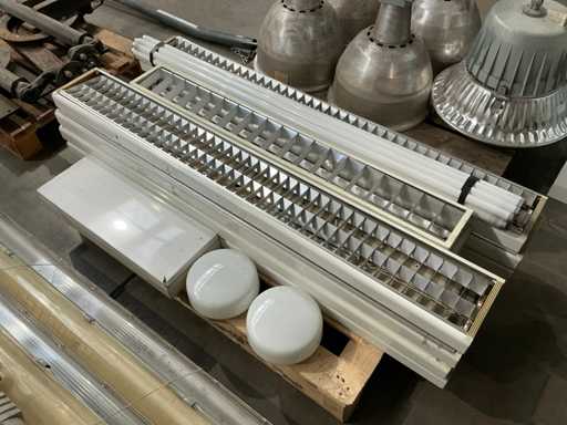 Divers luminaires en lichar (10x)