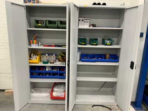 Contents workshop cabinet with drills, installation materials, tapes, etc. (2x)