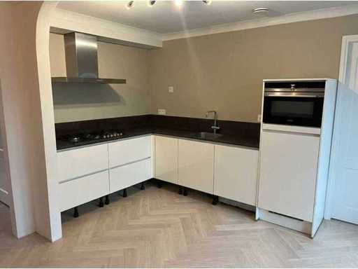 Keuken met apparatuur