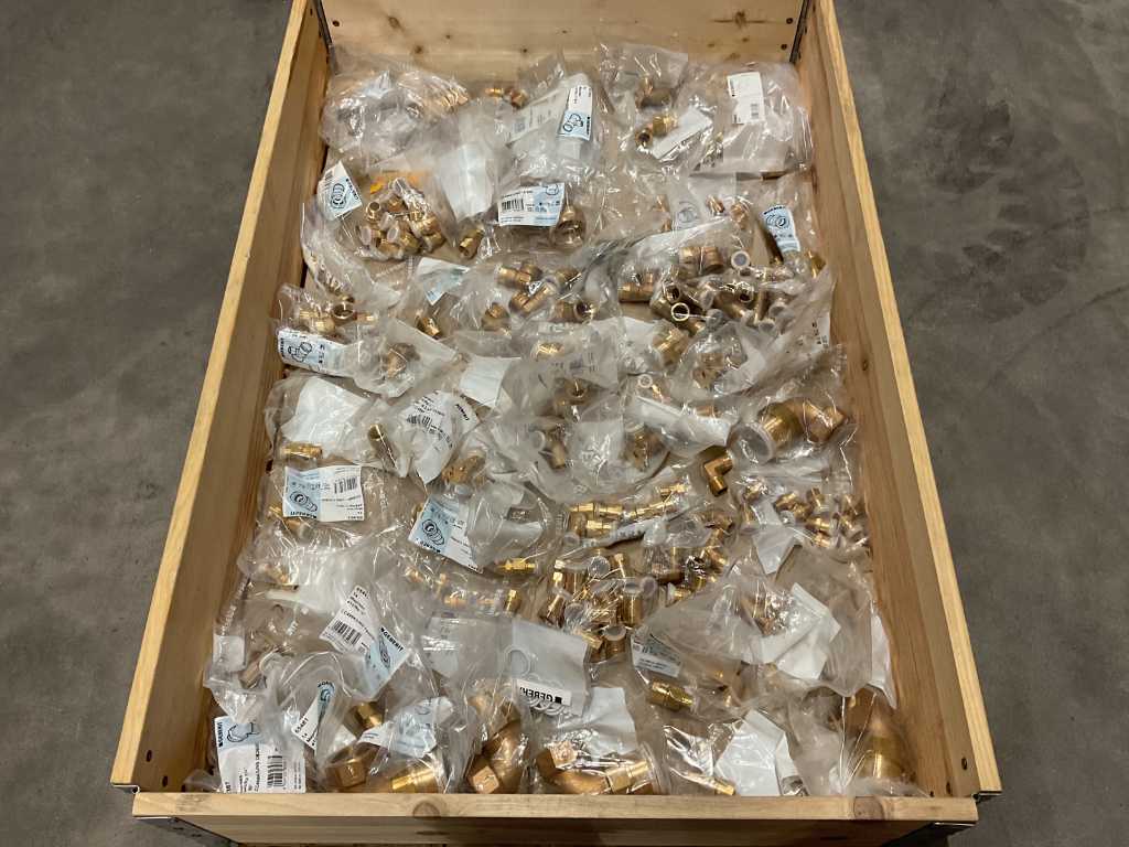 Partij Geberit messing persfittingen, 165 stuks