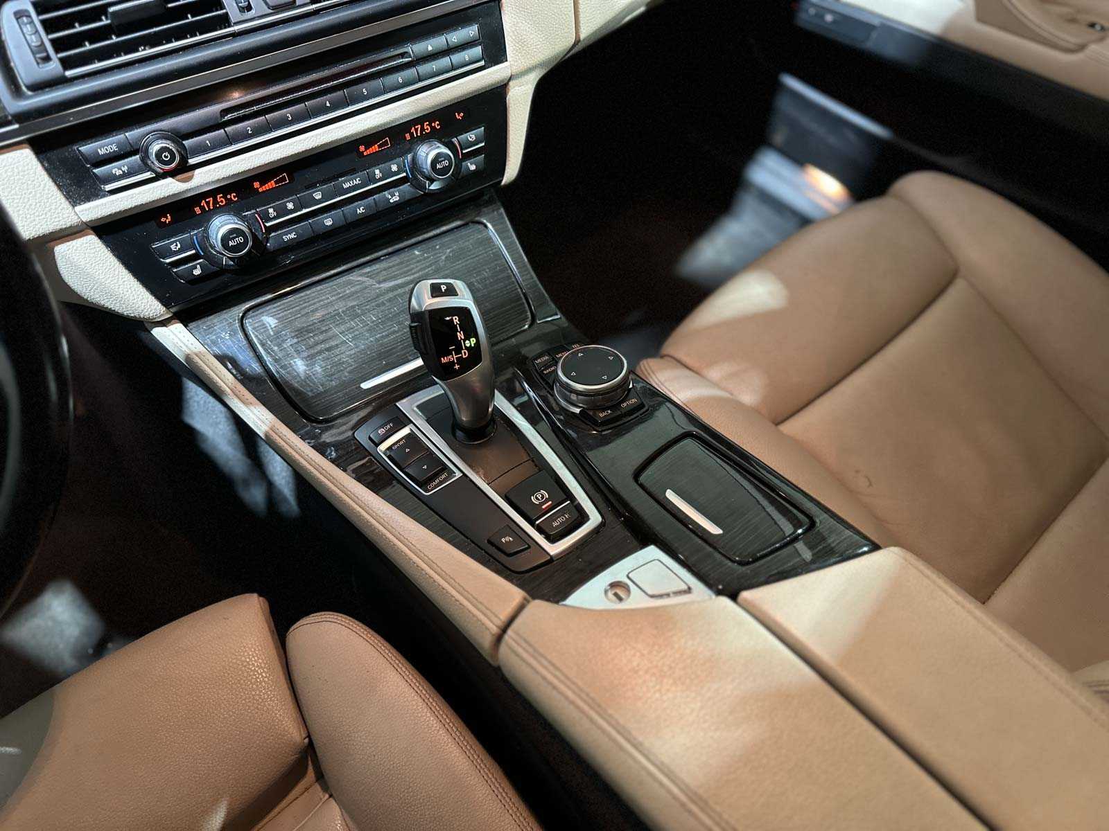 BMW 520i Luxury Edition 5-serie 181pk 2017 (Origineel-NL), NP-432-L