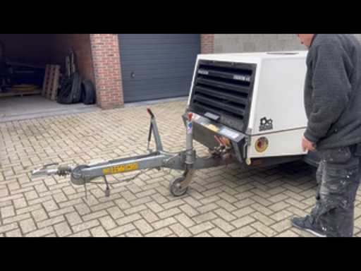 1a8ce4ce-5cf1-4228-a0a3-79ce30c2bf9e.mp4