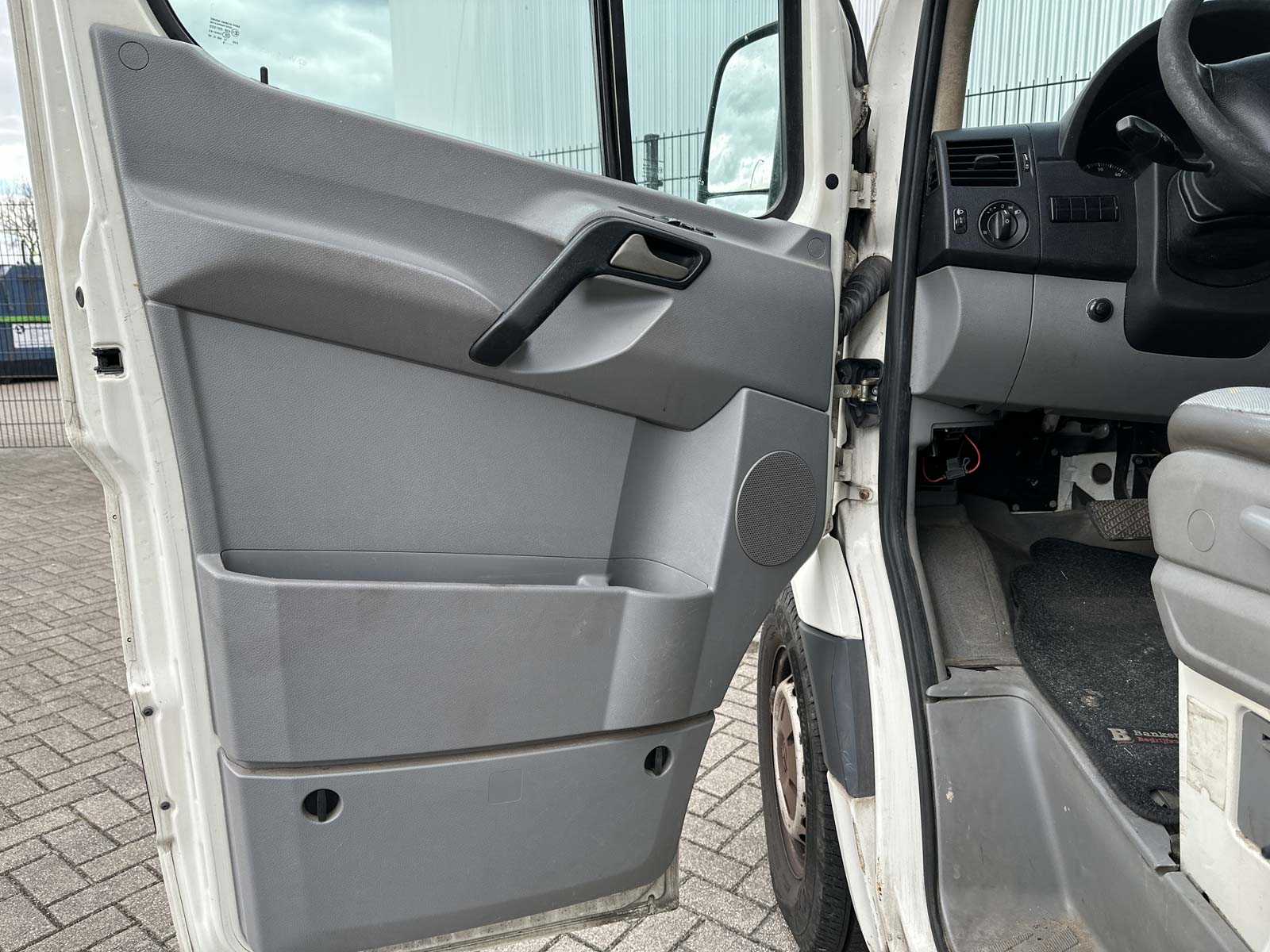 Volkswagen Crafter 35 2.5 TDI L2H1 DC 109pk 2008 (Origineel-NL), 62-VPJ-5