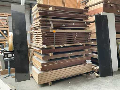 Diverses portes en bois (33x)