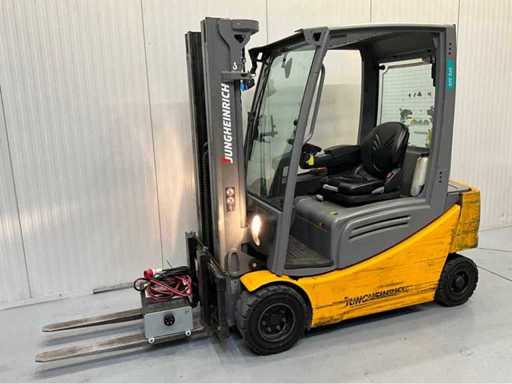 Jungheinrich EFG320 - Forklift Triplex - Sideshift - Freelift - 4790 hours - 2019 - bluespot