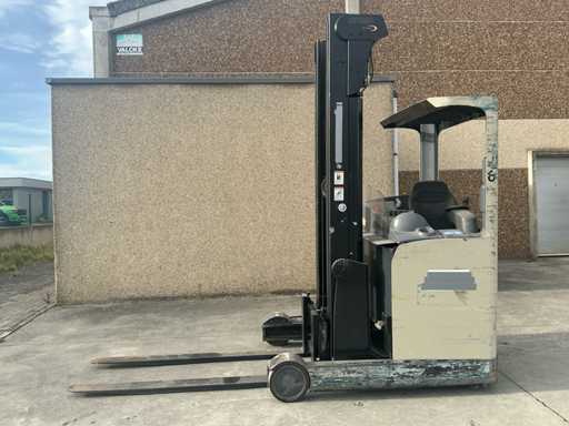 2007 Crown ESR4500 Reach truck
