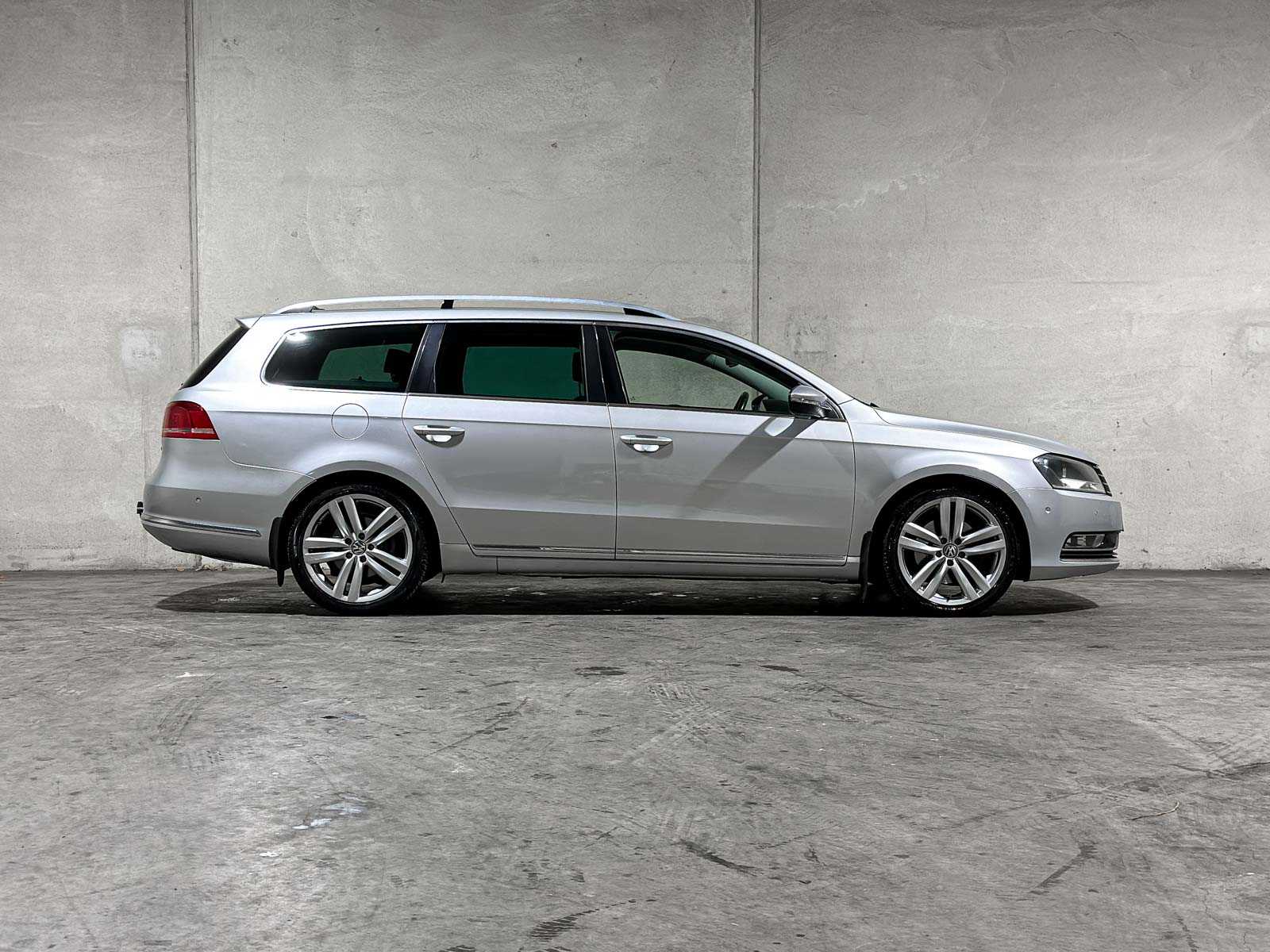 Volkswagen Passat Variant 1.8 TSI Highline 160pk 2011 (Origineel-NL), 71-RPV-9