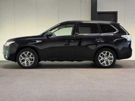 Mitsubishi - Outlander - 2.0 PHEV Instyle - 2-SLH-57- 2013 IAW