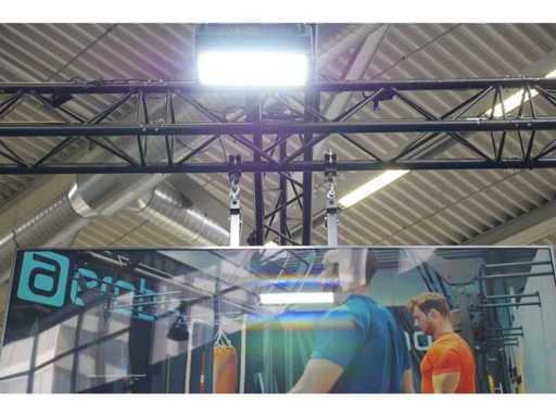 Supporto per montaggio DUNI-Large per grandi schermi, incluso flight case