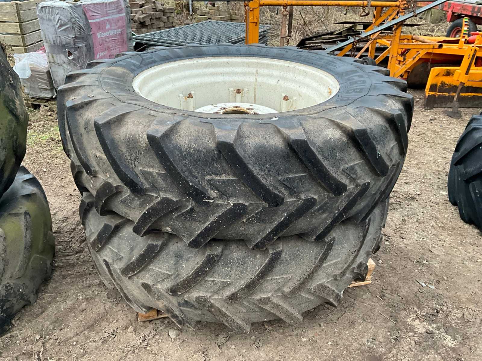 Michelin AgriBib Tire with rim (2x)