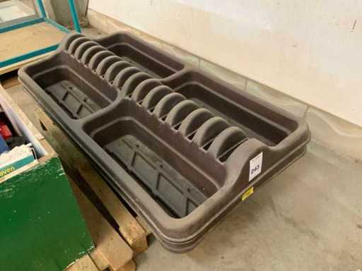 Desinfizieren Sie das Hufbad (2x)