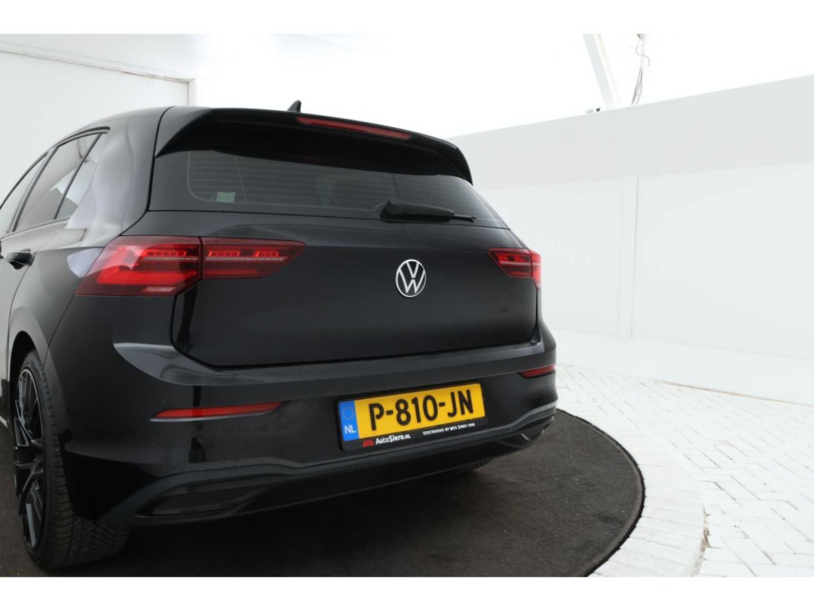 Volkswagen Golf eTSI R-Line 1.5 162pk 2020, P-810-JN