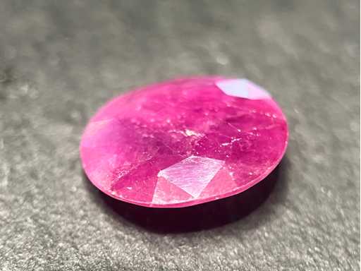 Edelsteen 7.11 carat natuurlijke robijn