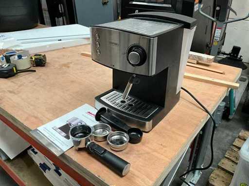 Aparatul de espresso MPM MKW-06M