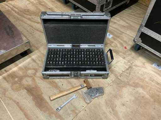 Truss pen box with 100 pens