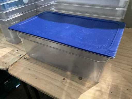 Carlisle - GN 1/1-200 - Plastik-Gastronorm-Behälter mit Deckel (7x)