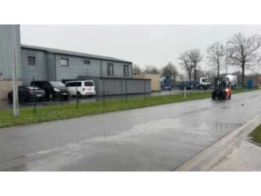 cb727693-04e3-44c3-a50c-db837d8a2f4c.mp4