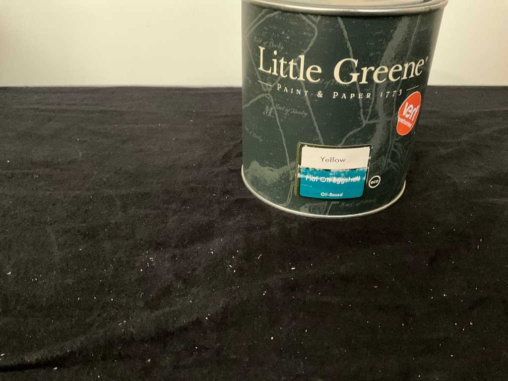 Petite peinture transparente verte, PUR, colle et mastic