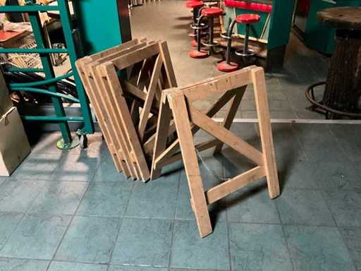 Wooden trestles (4x)