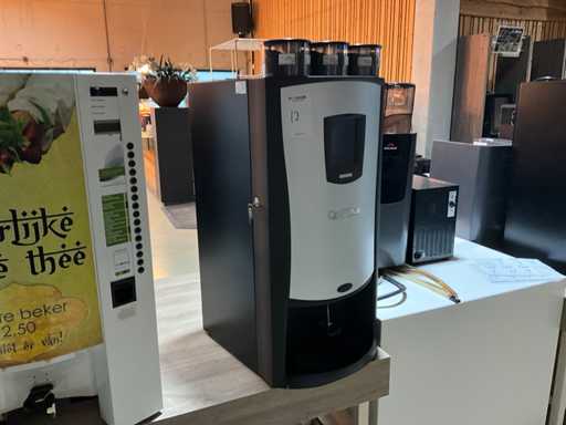 The Jong Duke Siro Touch tea machine with fresh loose tea