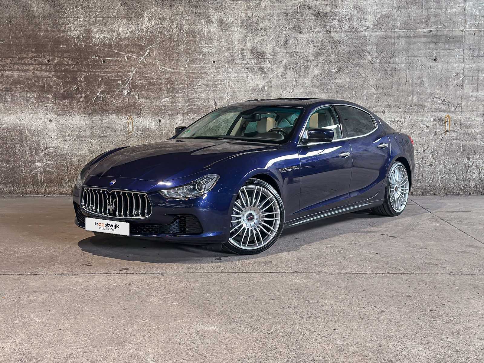 Luxury en sports cars te Milsbeek