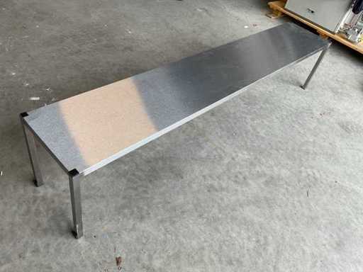 Edelstahltisch niedrig