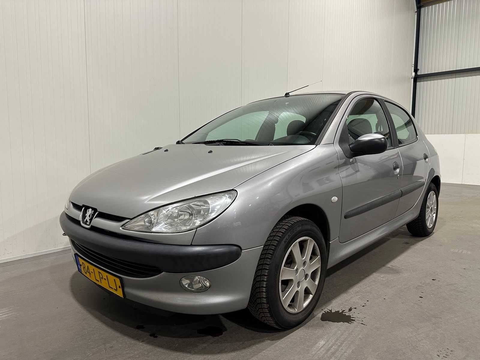 Peugeot 206 1.4 XT 84-LP-LJ