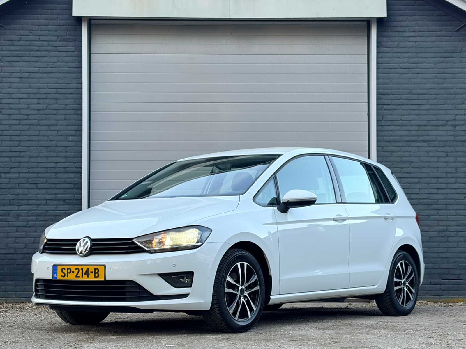 2015 Volkswagen Golf Sportsvan Automatic Passenger Car