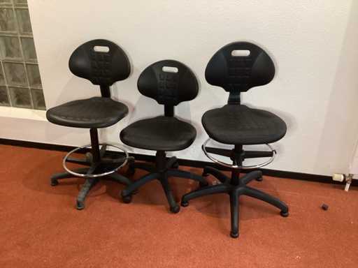 Office chairs (3x)