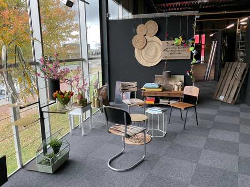 Vari materiali per l'imballaggio regalo