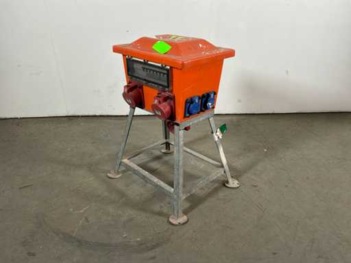 2015 Jäger Direkt Rondo 32A RA Verdeelkast 32A (32-2/400V, 16-6/230V )