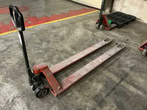BT Hand Hydraulic Pallet Truck