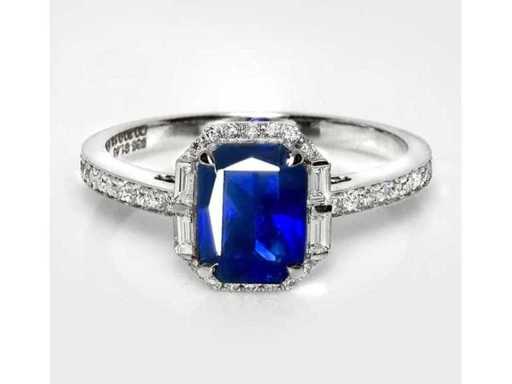 Luxe Ring Natural Deep Blue Sapphire 1,68 karaat